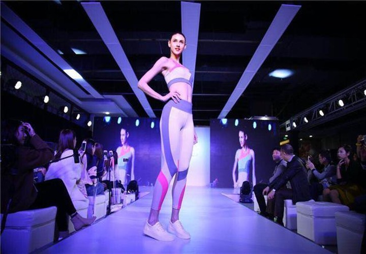 服飾夏季新品發(fā)布會